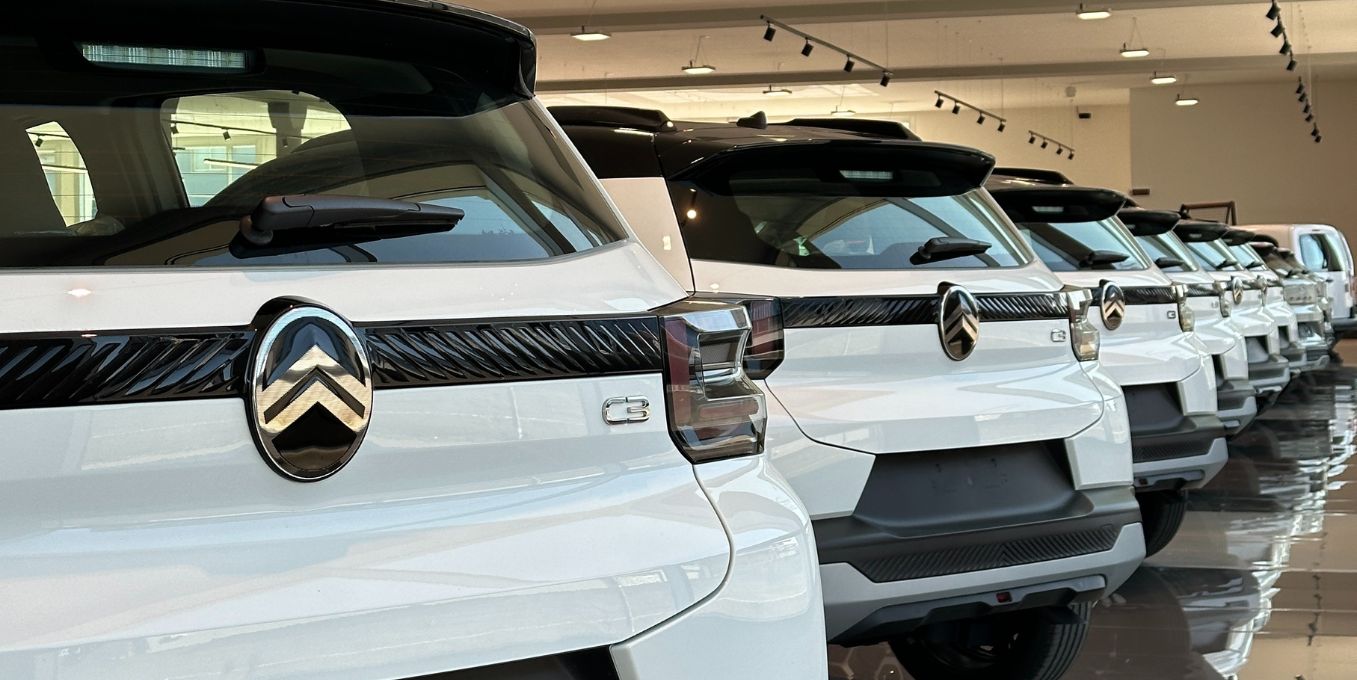 Autosalone a Salerno Gruppo Piccirillo con auto km 0 e usate in esposizione