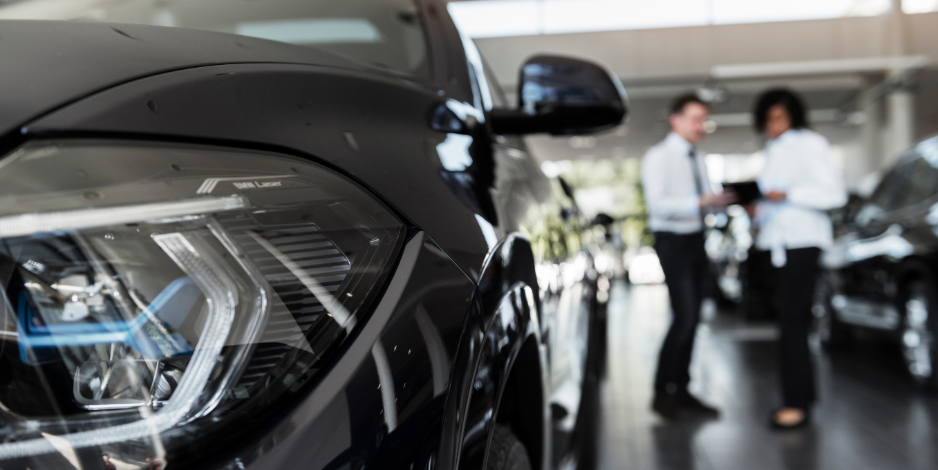 Macchine a chilometri zero in showroom pronte per la consegna immediata